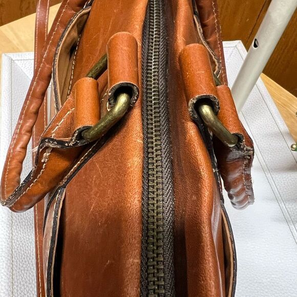 EUC Patricia Nash Carducci Pocket Tote
Heritage Tan Brown - Picture 8 of 12